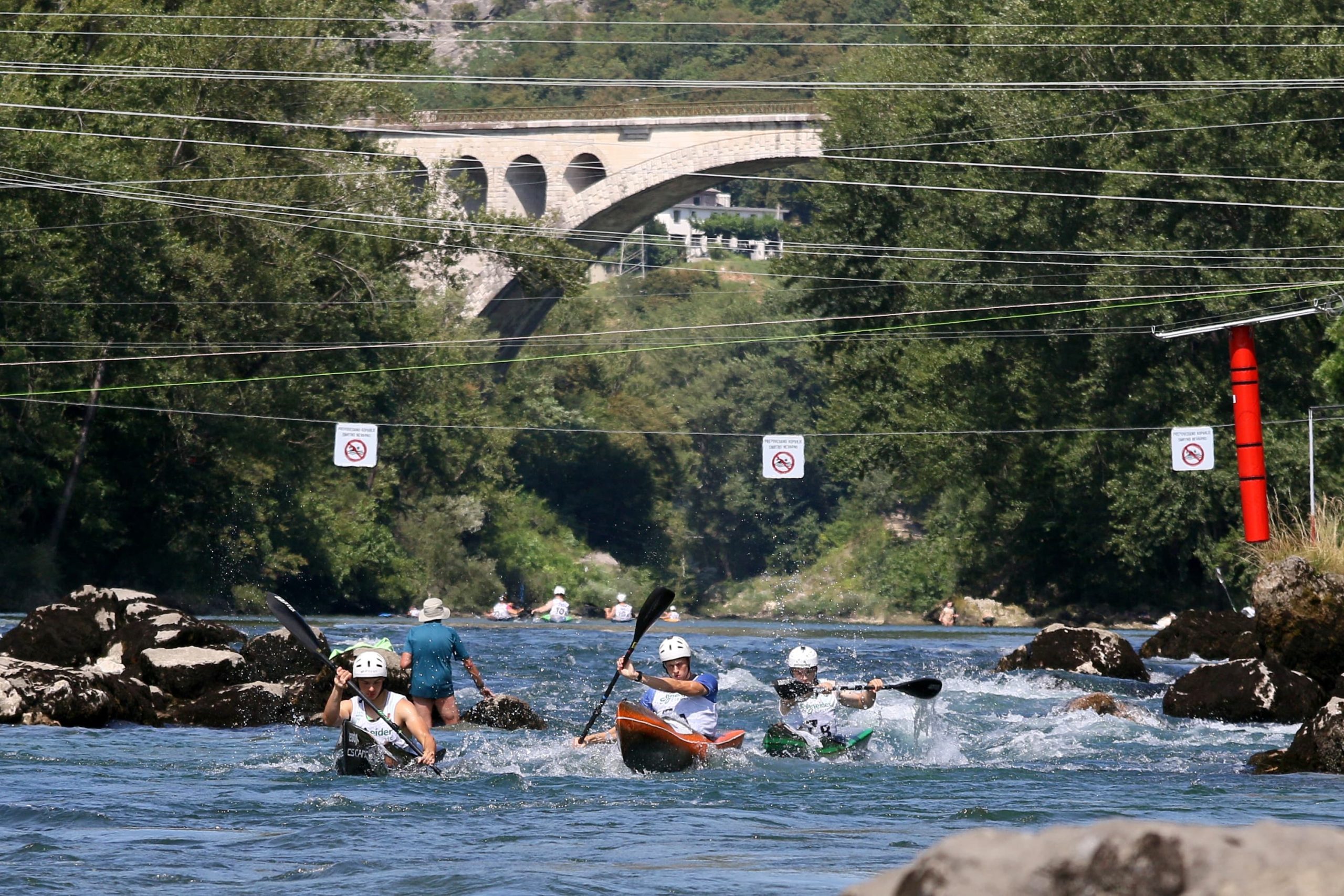 V Solkanu mladi merijo moči na svetovnem prvenstvu v spustu in raftingu