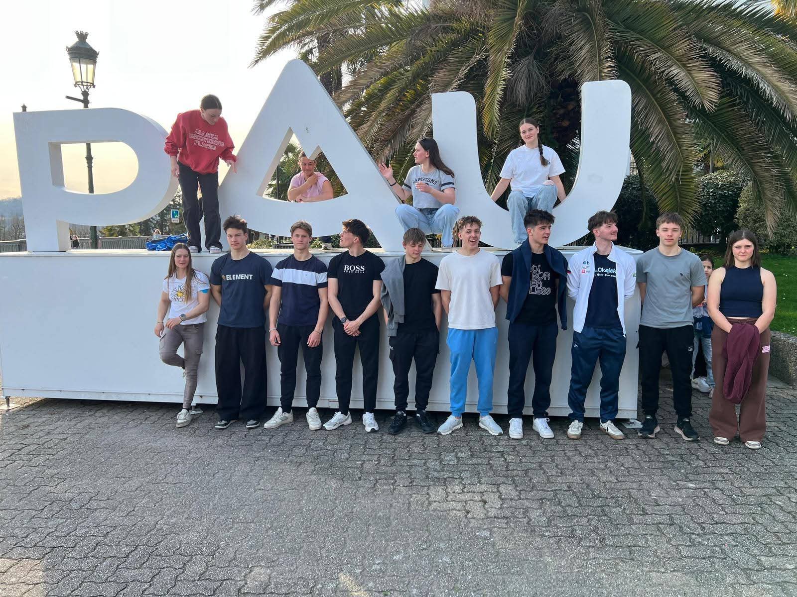 Mladi upi na pripravah Pau